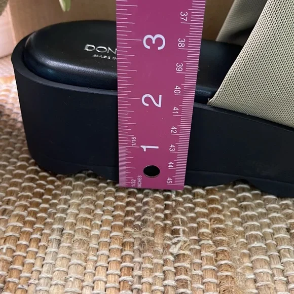 Donald J. Pliner slide wedge size 9.5 - Picture 5 of 8